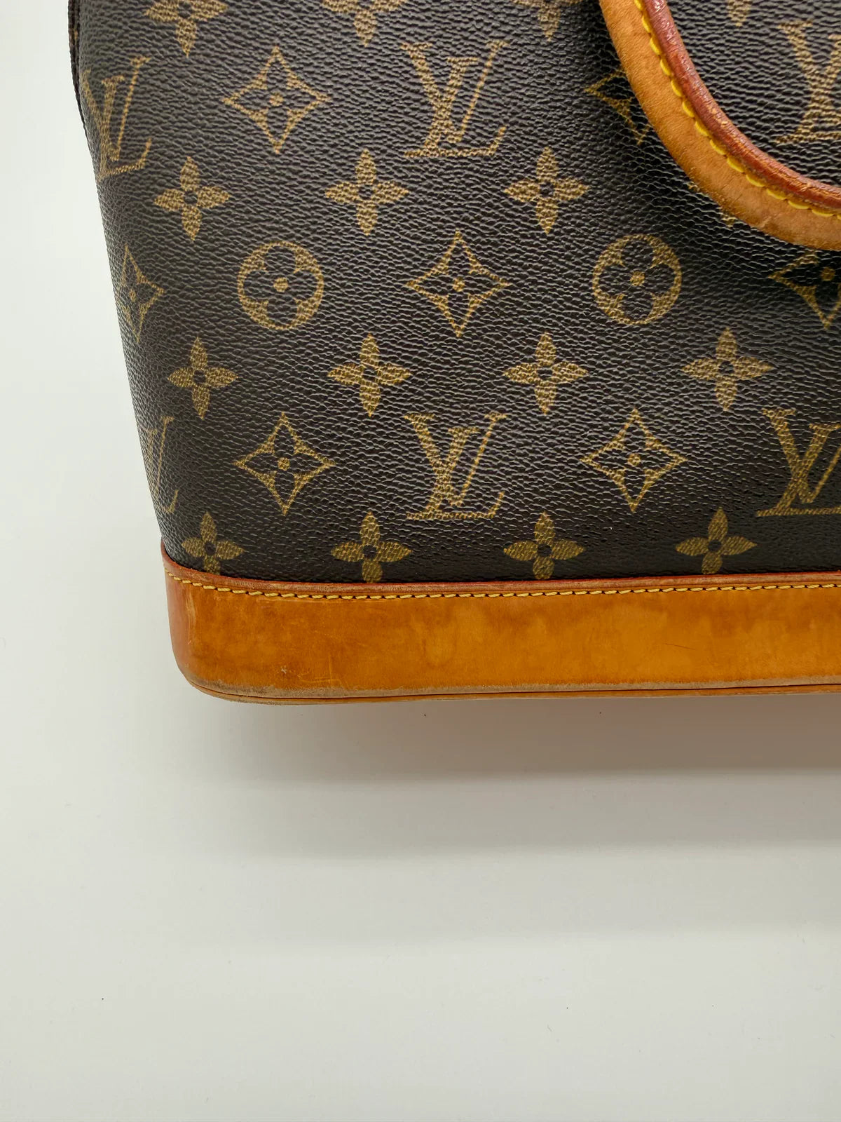 LOUIS VUITTON ALMA