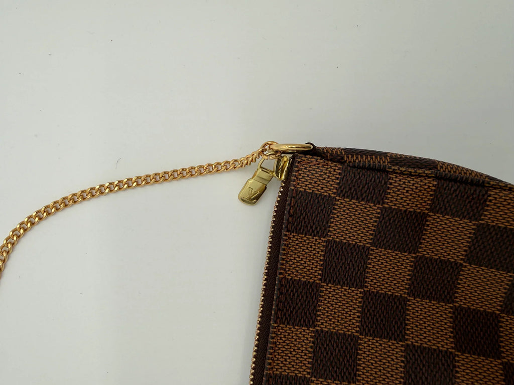 LOUIS VUITTON POCHETTE ACCESSOIRE DAMIER