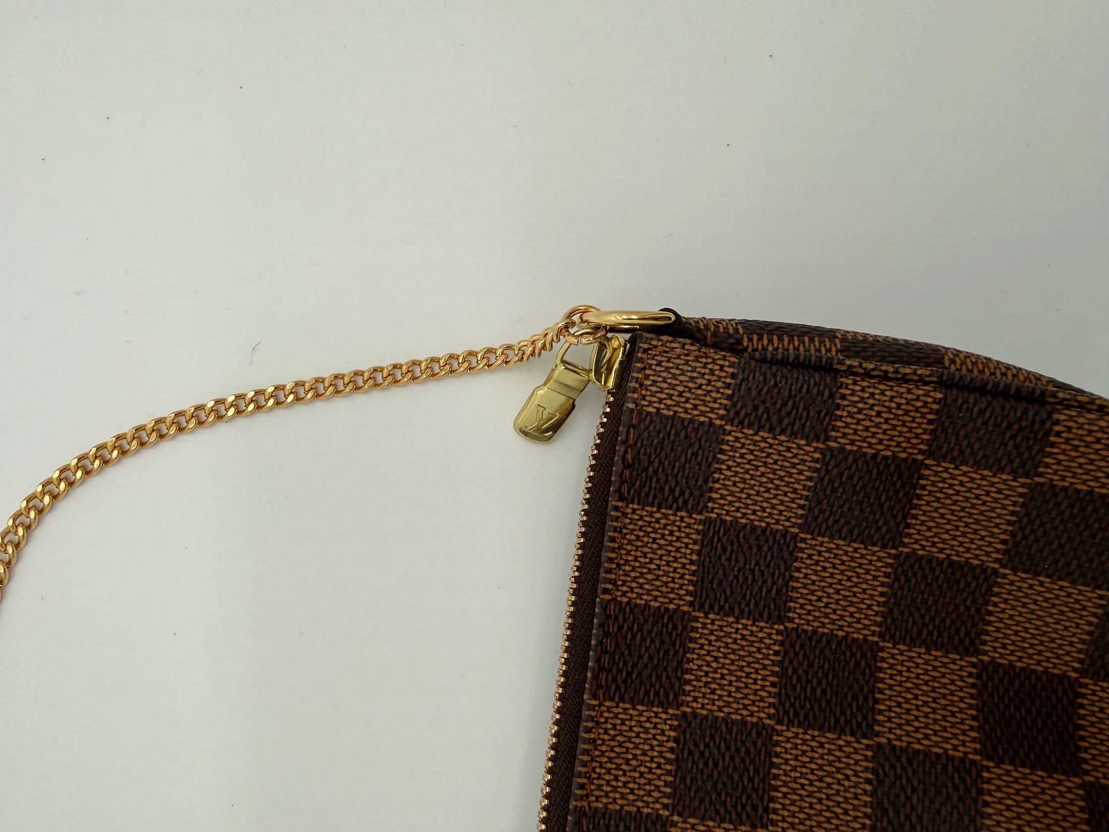 LOUIS VUITTON POCHETTE ACCESSOIRE DAMIER