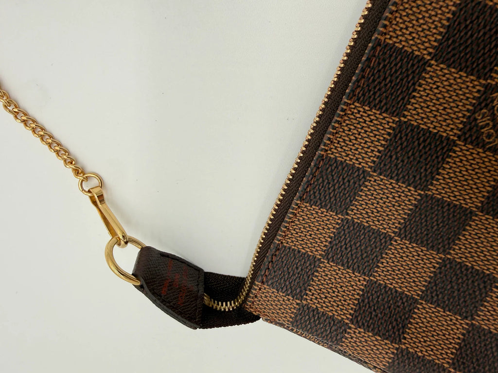 LOUIS VUITTON POCHETTE ACCESSOIRE DAMIER
